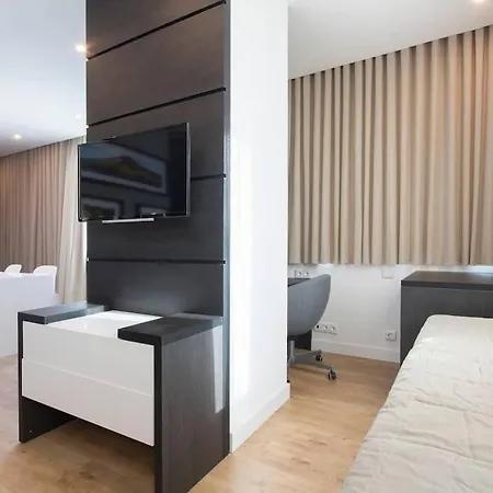 607 Gale Wi-fi, Estacionamento